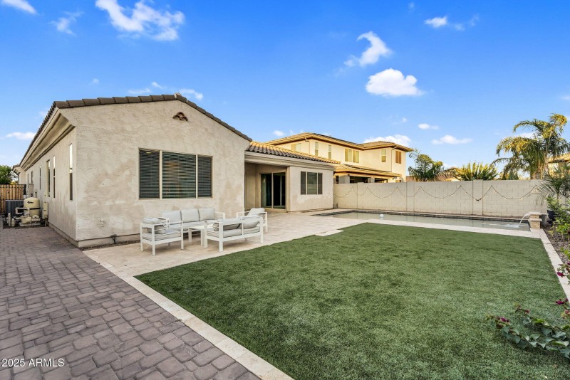 043_57-web-or-mls-45_980