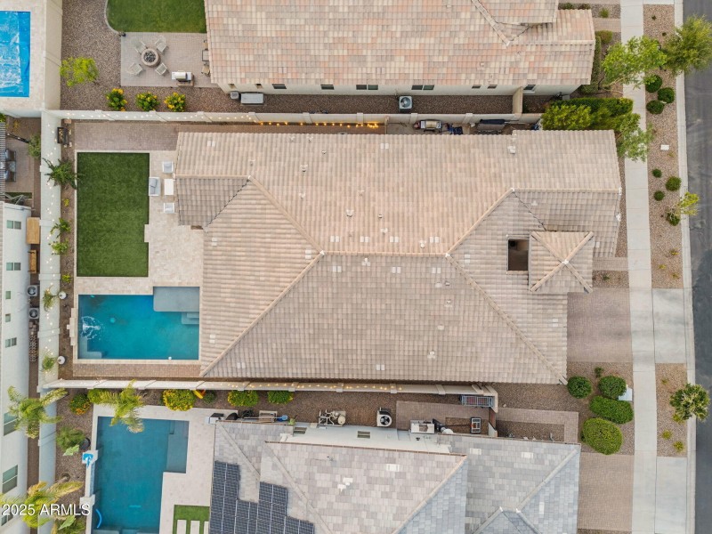 055_77-web-or-mls-dji_20250519201911_054