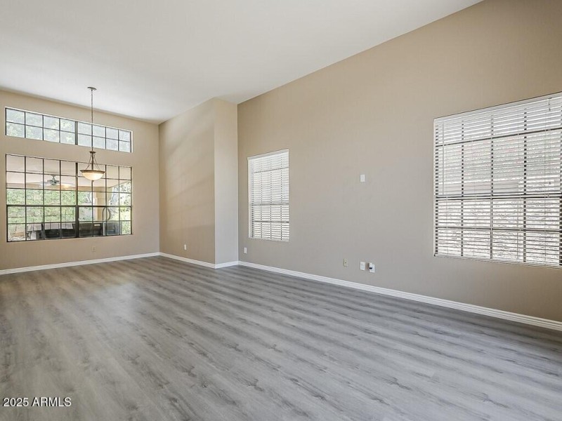 006_Living Room Area