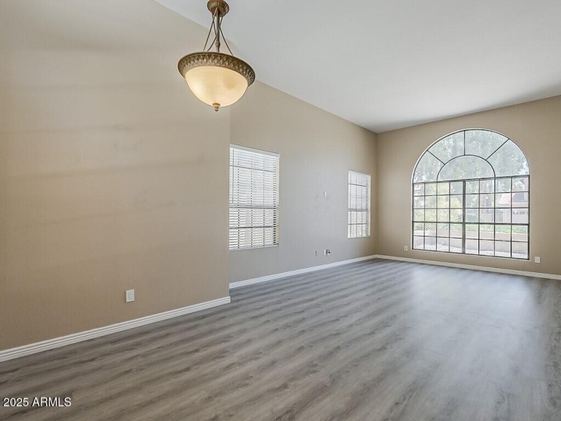 010_Formal Dining Area