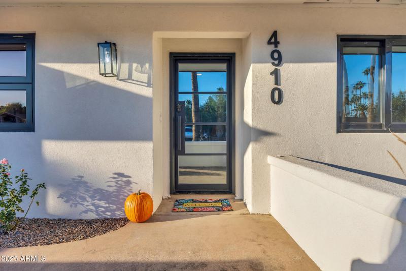 4910 E Shaw Butte Dr-1