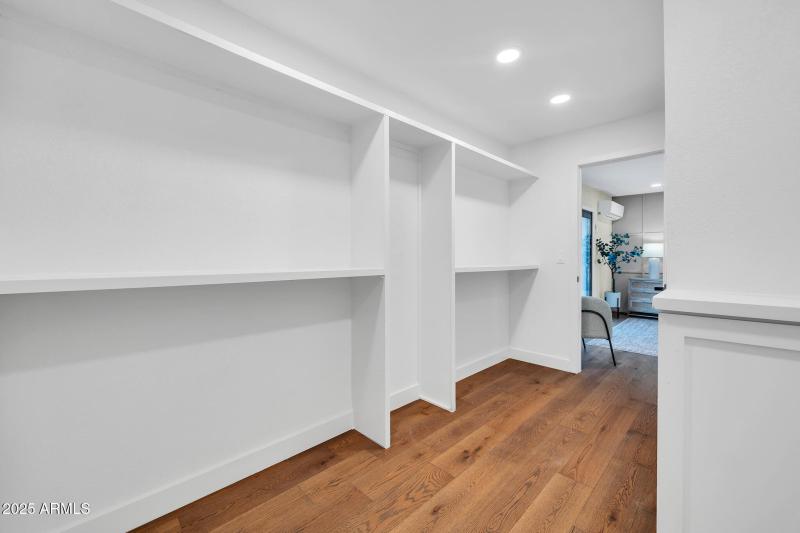 4910 E Shaw Butte Dr-33