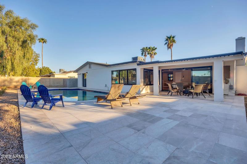 4910 E Shaw Butte Dr-46