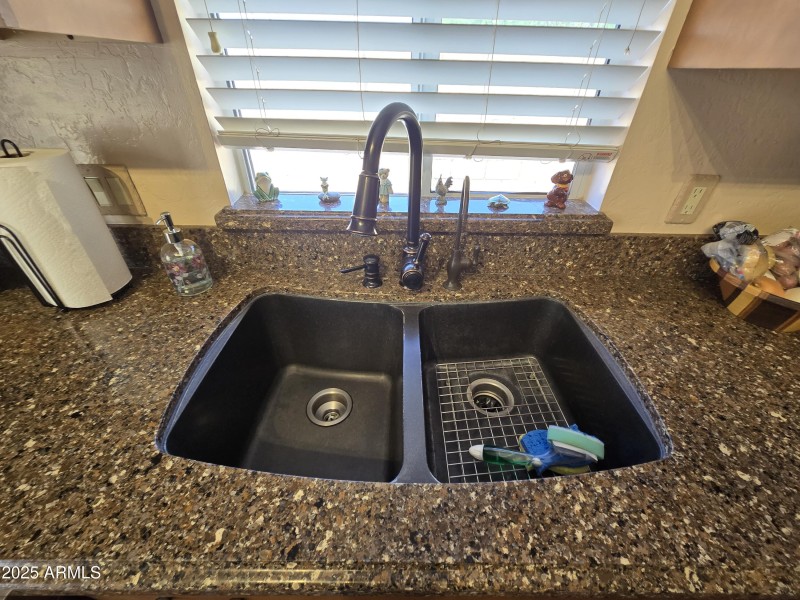 Graphite sink