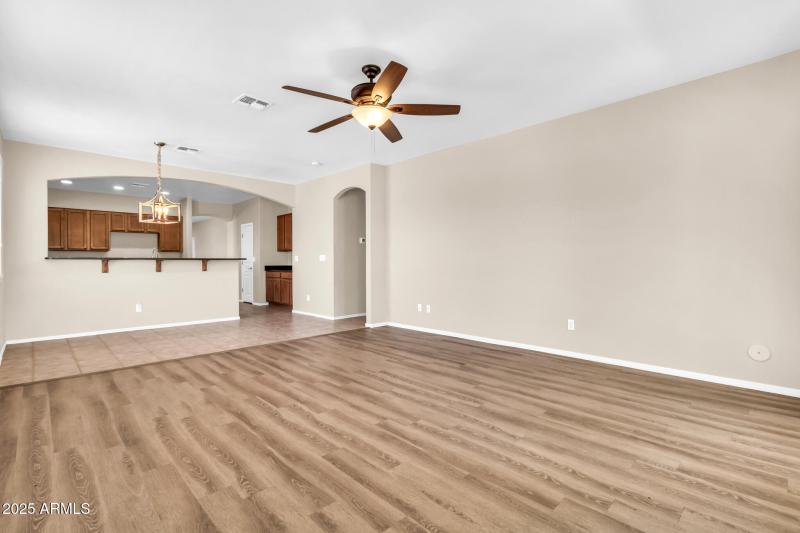 209 E Diamond Trl-8_(2048)