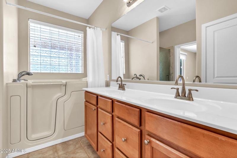 209 E Diamond Trl-25_(2048)