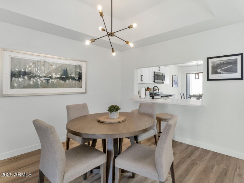 3037 E Rose Ln-large-011-012-TOD1856-132