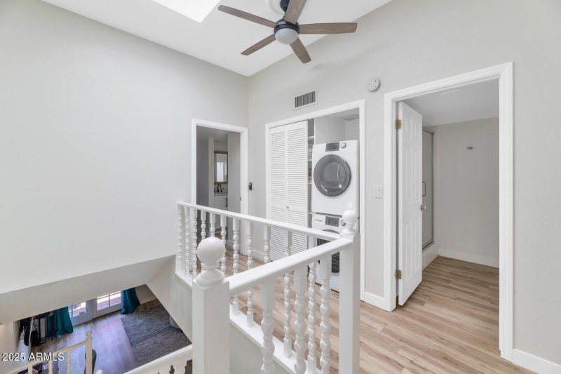 3037 E Rose Ln-large-016-018-TOD1864-150