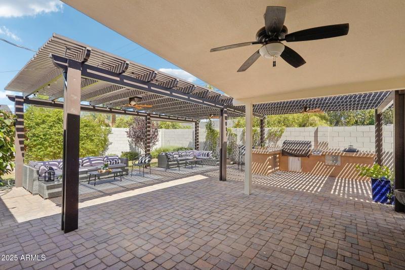 Back Patio/Built In BBQ