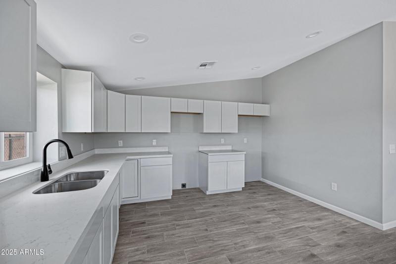 1804 E Pueblo Ave-11
