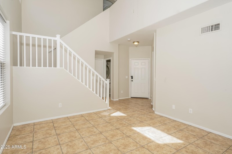 006-photo-living-room-10947271