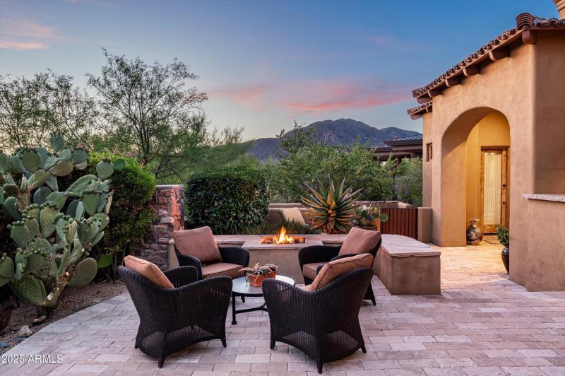 Fire pit/outdorr TV seating