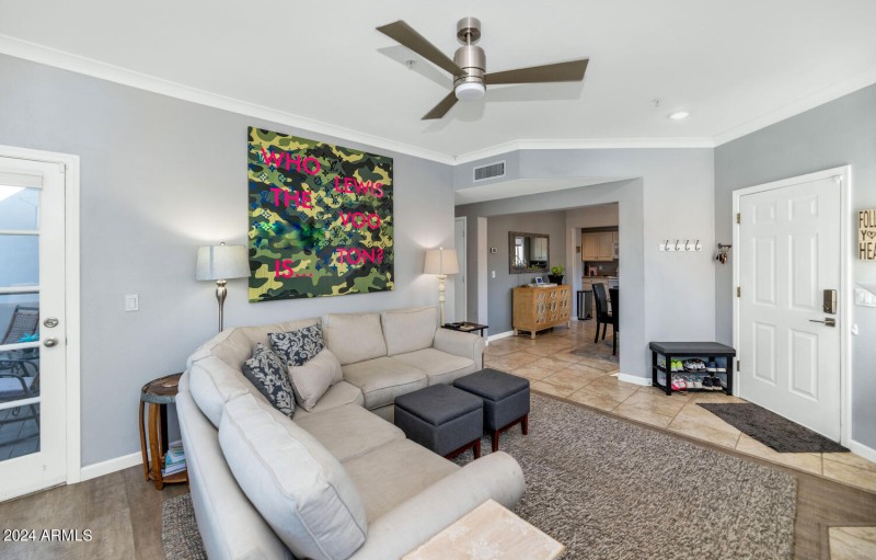 7710 E Gainey Ranch Rd-large-010-024-771