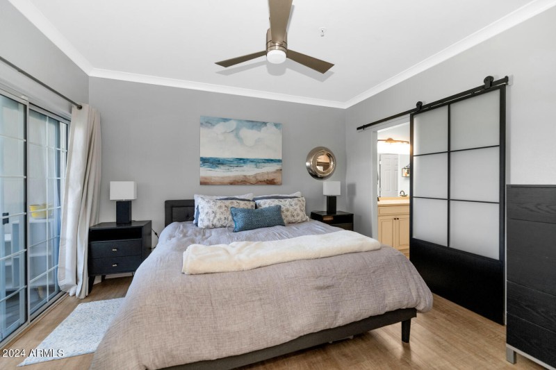 7710 E Gainey Ranch Rd-large-022-041-771