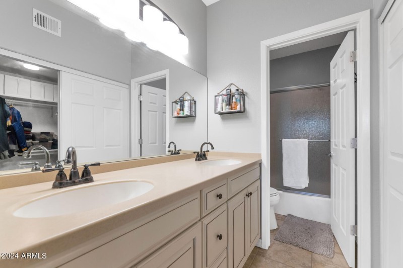 7710 E Gainey Ranch Rd-large-025-038-771