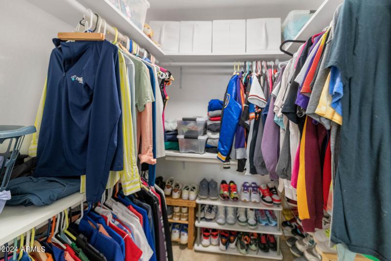 7710 E Gainey Ranch Rd-large-026-042-771