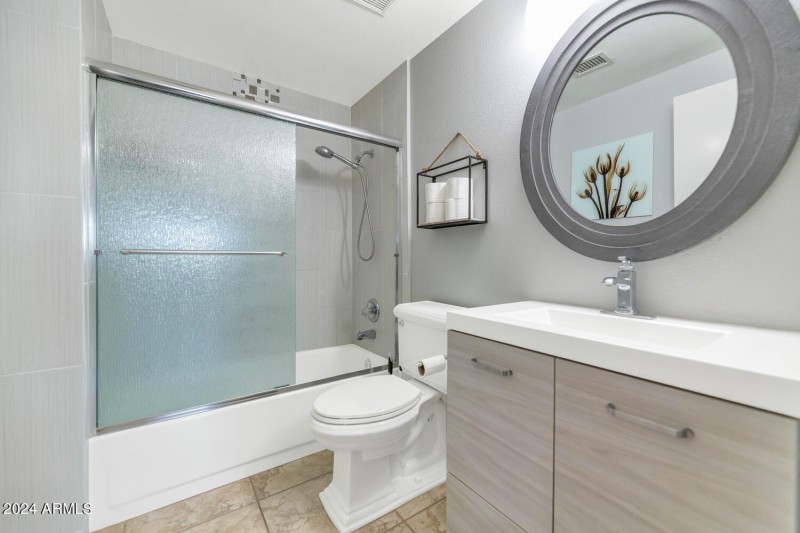 7710 E Gainey Ranch Rd-large-028-036-771