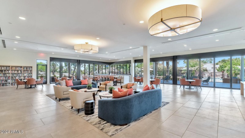 7710 E Gainey Ranch Rd-large-033-009-771