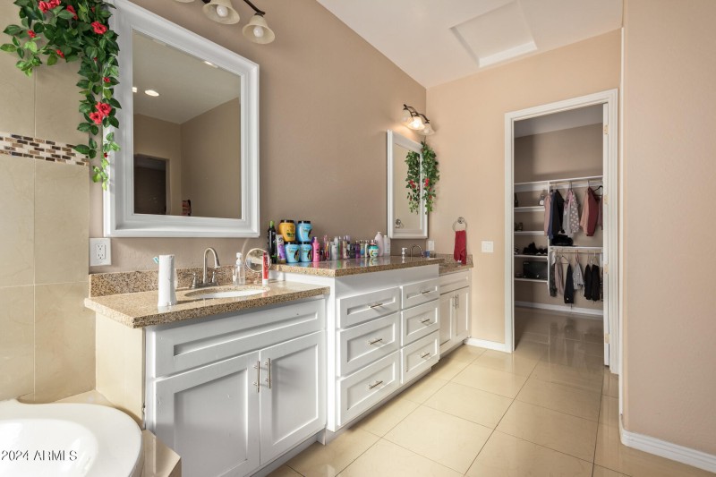 0025-25 - Indian School