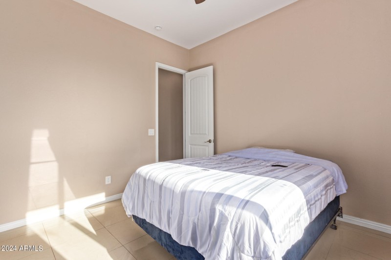 0028-27 - Indian School