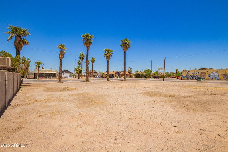 2023 W Jefferson St 6