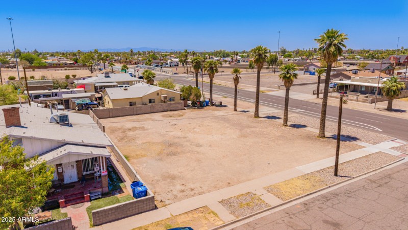 2023 W Jefferson St 8