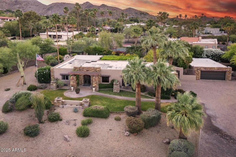 4836 E Moonlight Way