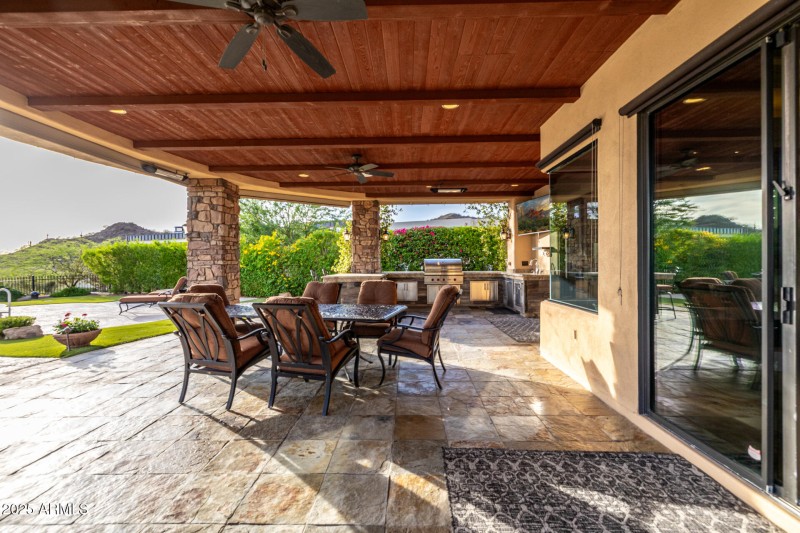 Great Entertaining Area