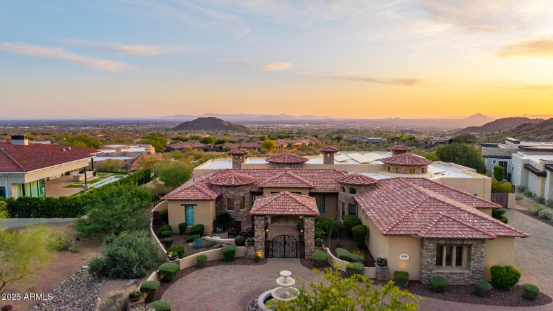 Exceptional Valley Views