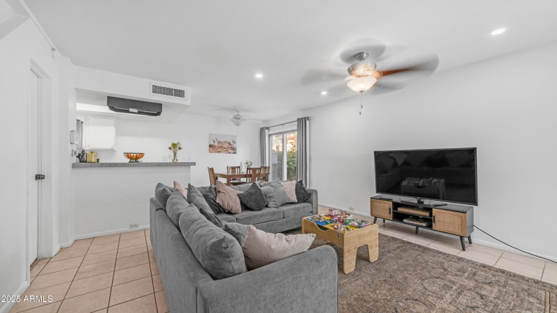 10420 N 10th St Unit 2 (2)