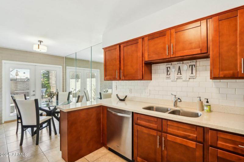 Kitchen/Dining