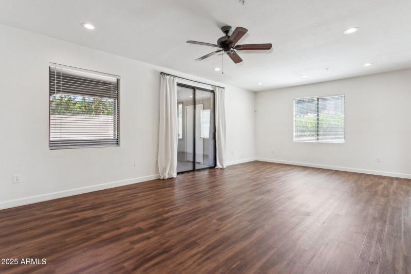 2-web-or-mls-15252-n-100th-st-1147