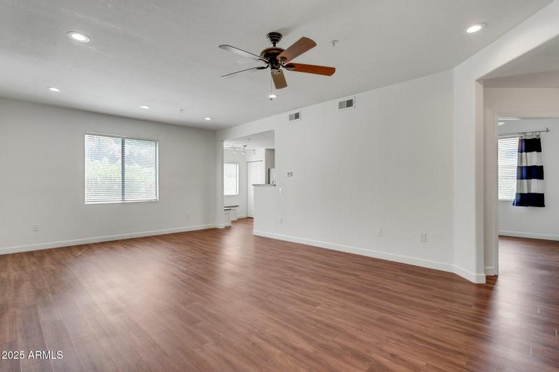 3-web-or-mls-15252-n-100th-st-1147