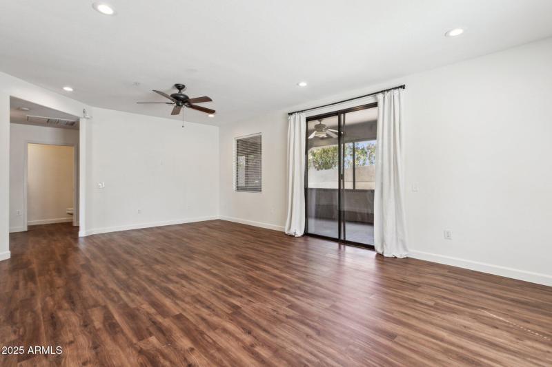 4-web-or-mls-15252-n-100th-st-1147