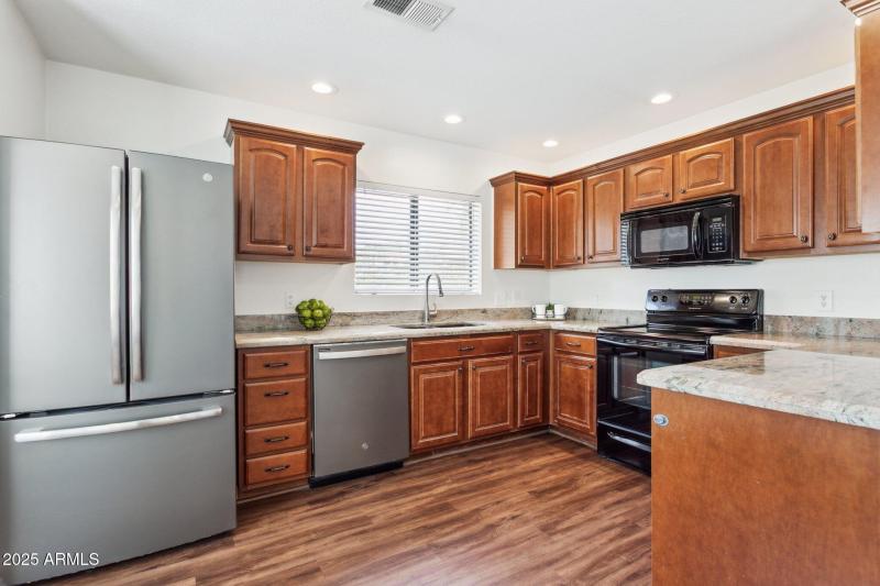 5-web-or-mls-15252-n-100th-st-1147