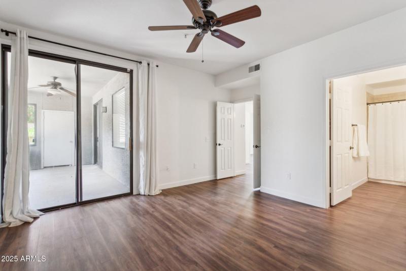 11-web-or-mls-15252-n-100th-st-1147