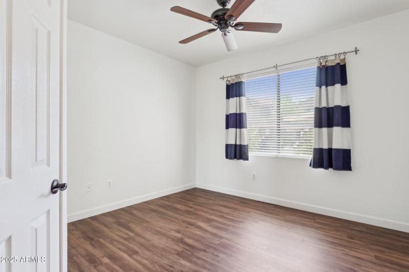 15-web-or-mls-15252-n-100th-st-1147