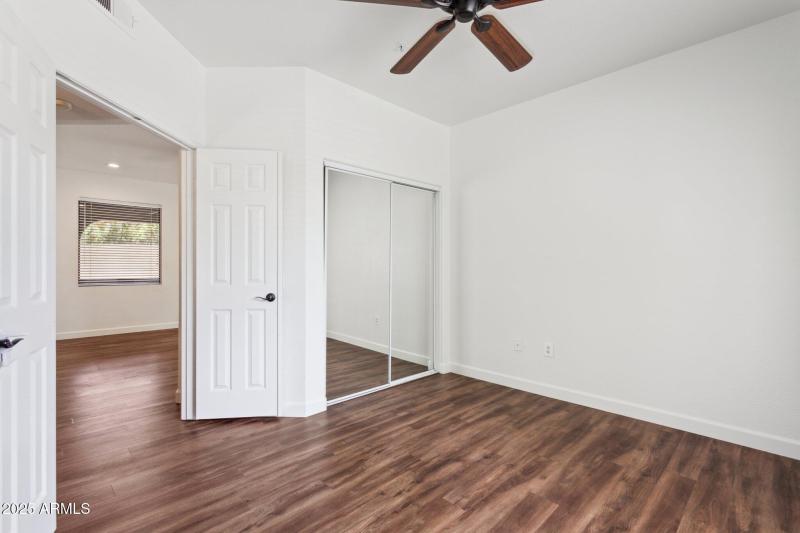 16-web-or-mls-15252-n-100th-st-1147