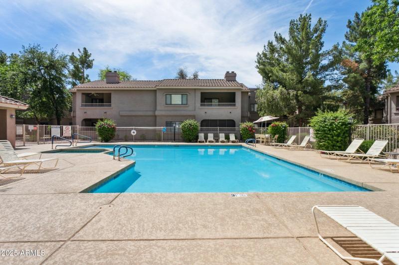 20-web-or-mls-15252-n-100th-st-1147