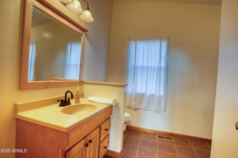 2836 Homestead Drive Overgaard, AZ 85933