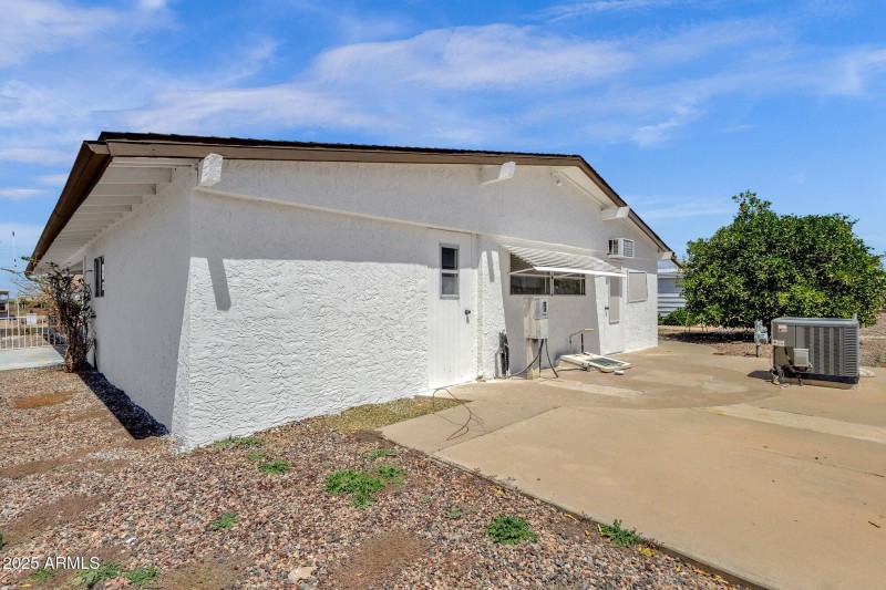 38-web-or-mls-2241-n-nicklaus-dr