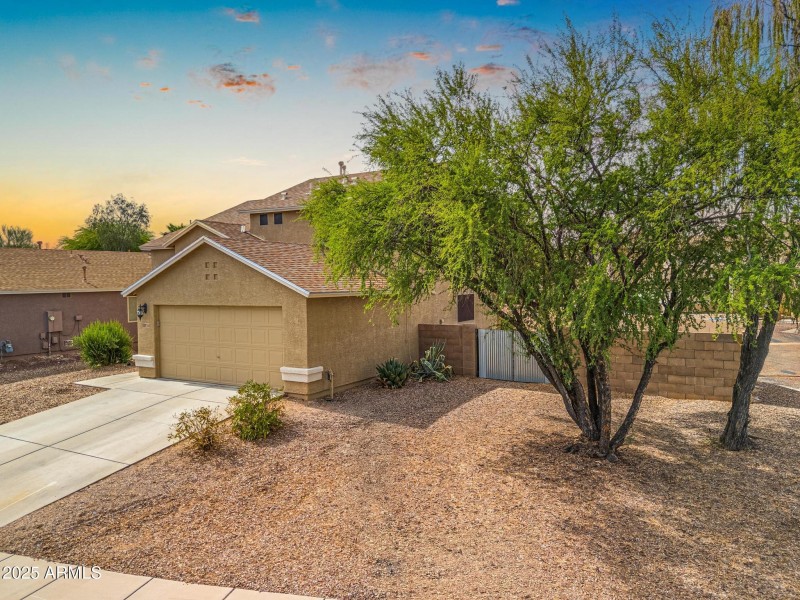 8750 E Mountain Spring