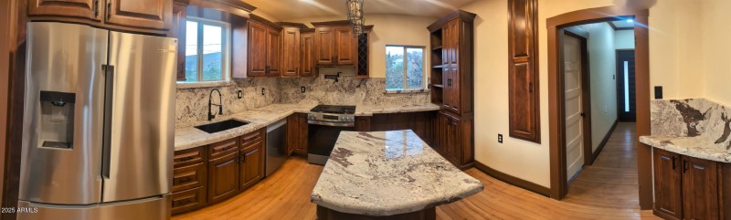 PXL_20250528_015358025.PANO