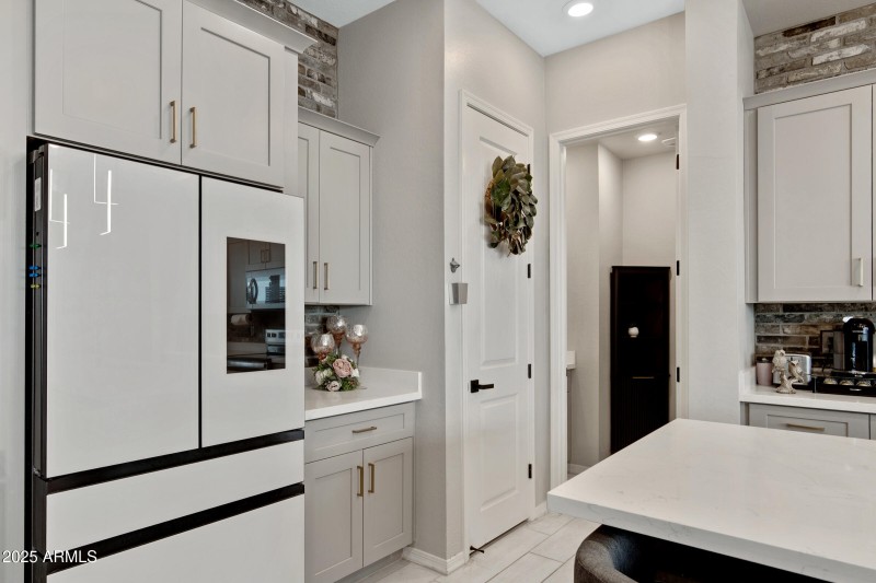 226 E Markwood Dr-18