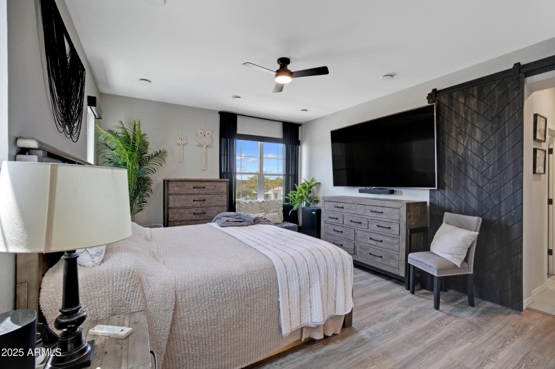 226 E Markwood Dr-34