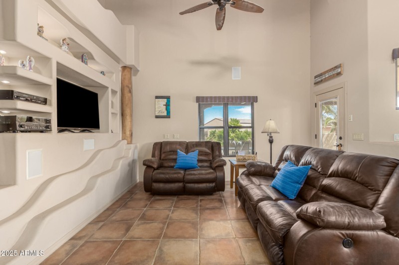 6 - Equestrian 11917