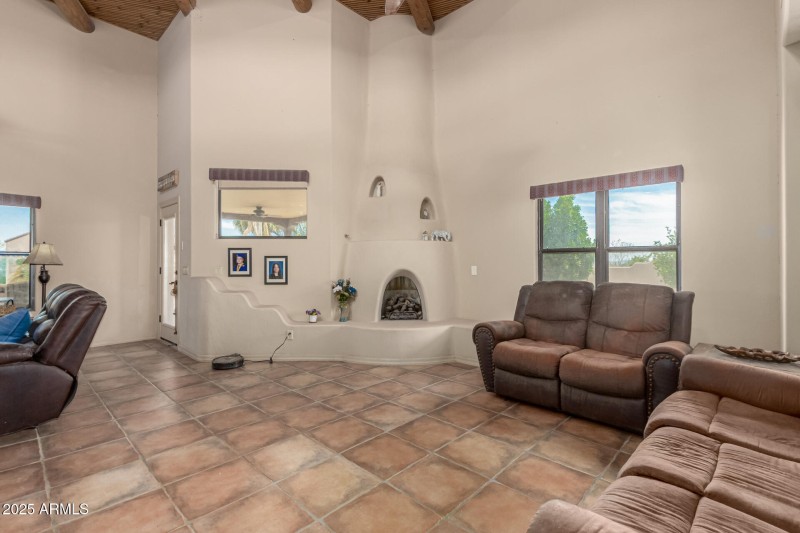 8 - Equestrian 11917