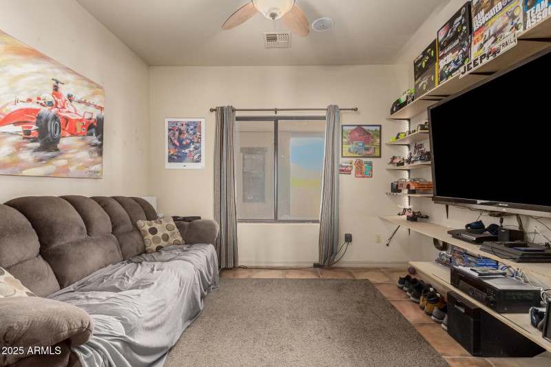 20 - Equestrian 11917