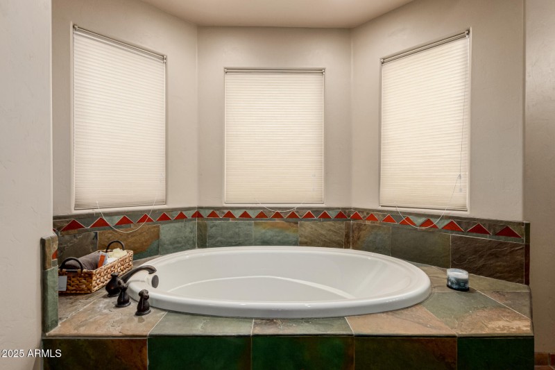 25 - Equestrian 11917