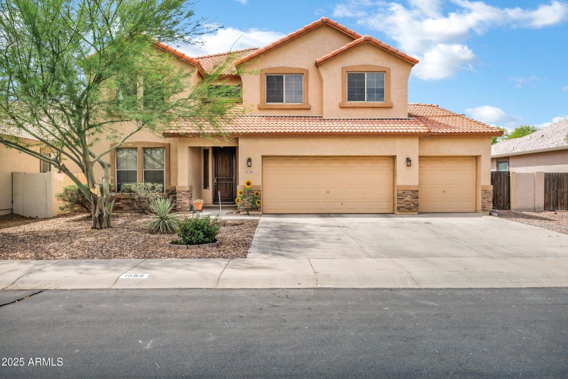 1565 E Prickly Pear Pl-1